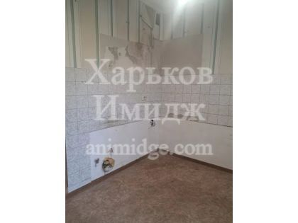 Продам 2-х комнатную квартиру на 1этаже 9 этажного дома улица Соборности Украины Северная Салтовка 1